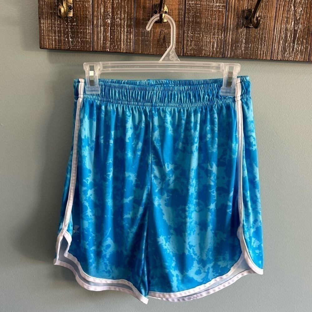 Under Armour Women’s Tye-Dye Athletic Shorts medium